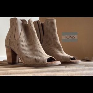 Toms booties